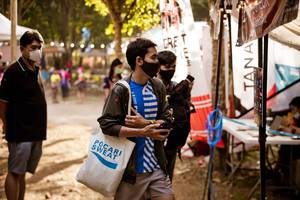 BIB: 
                            <button type="button" onclick="openModal(13713819)" class="btn btn-primary btn-sm float-right btn-popup" data-toggle="modal" data-target=".modal-high-quality">
                        <i class="fas fa-shopping-cart"></i> Add to Cart
                    </button>
                                            <button type="button" onclick="isThisMe(13713819, true)" class="btn btn-success btn-sm float-right btn-popup btn-isme hidden" data-toggle="tooltip" data-placement="bottom" title="นี่คือรูปของคุณใช่ไหม คลิกที่นี่เพื่อเอาเข้าอัลบั้ม">
                        <i class="fas fa-plus"></i> Add to album
                    </button>
                    <button type="button" onclick="isThisMe(13713819, false)" class="btn btn-warning btn-sm float-right btn-popup btn-isnotme hidden">
                        <i class="fas fa-ban"></i> Remove from album
                    </button>